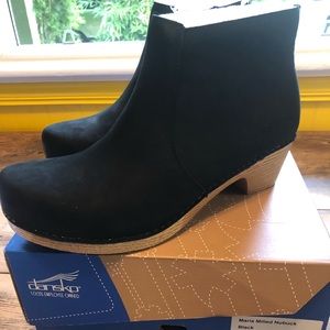 NWT Dansko Maria Black Nubuck Boots Sz 41 UK